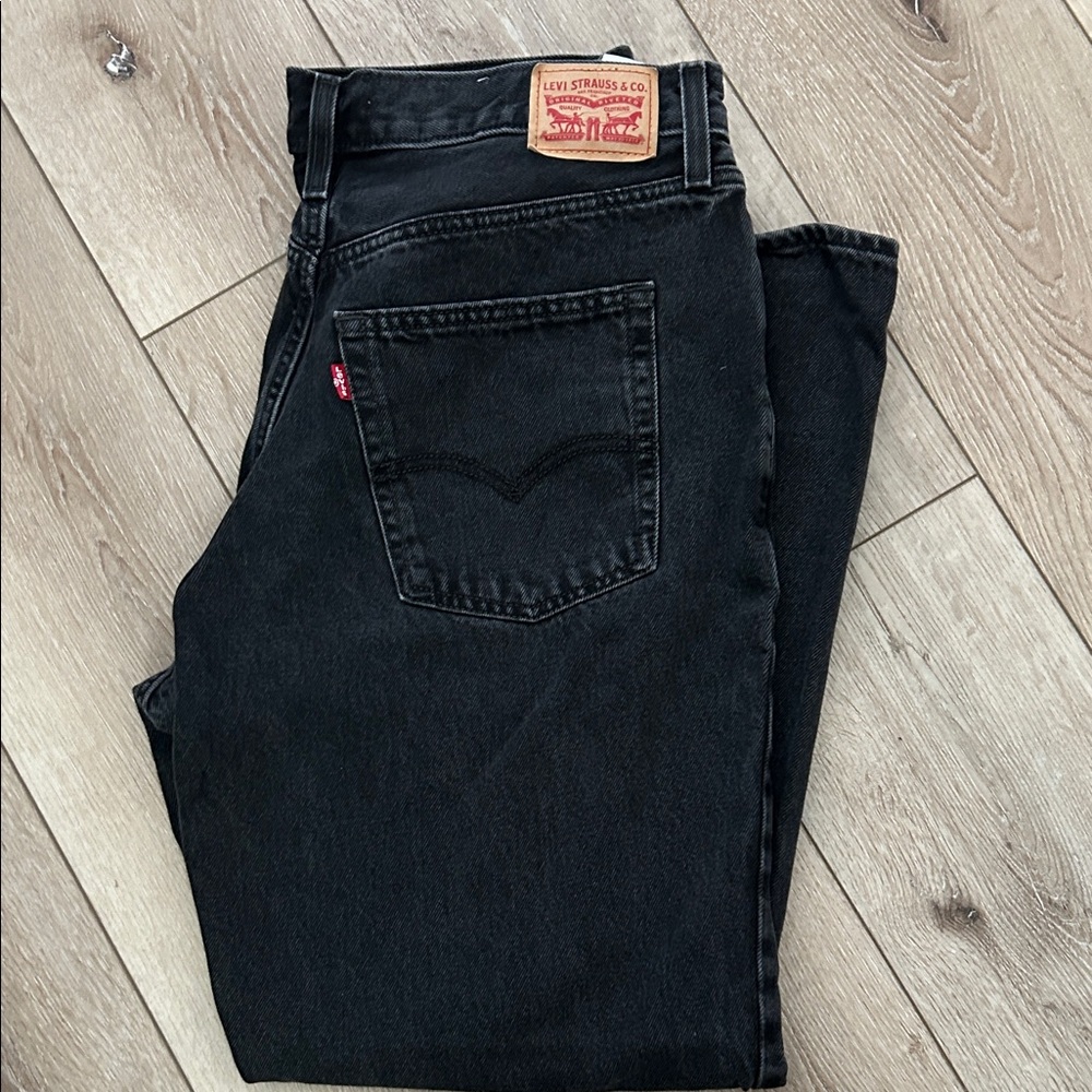 Levi's Women’s Dark Denim Jeans baggy fit